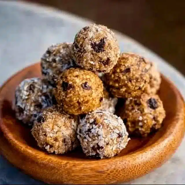 Energizing Energy Balls: 5 Easy Recipes for a Healthy Snack 1 Homemade energy balls made with nuts, seeds, and dried fruit for a nutritious snack